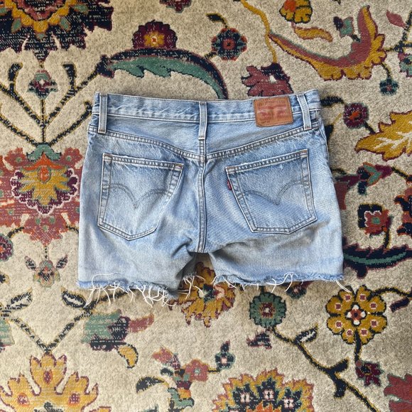 low-rise Levi's 501 Selvedge White Oak distressed denim shorts, W25 - Picture 5 of 12